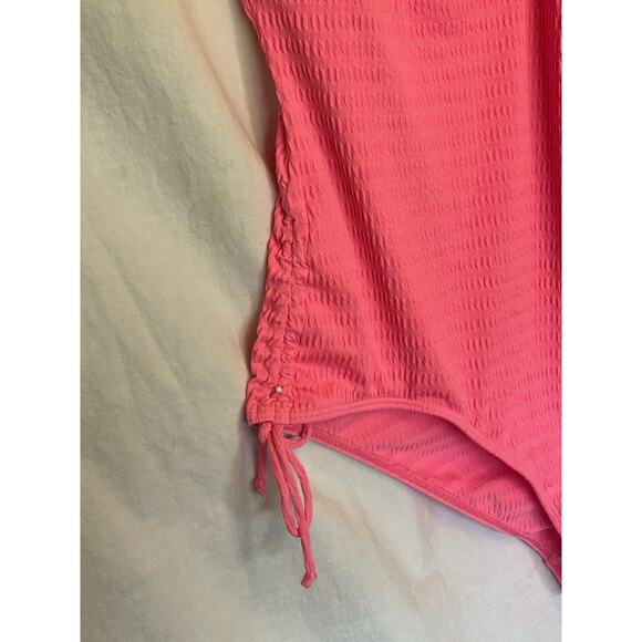 4XL Pink Textured One-Piece Swimsuit Adjustable Strap Ruched Sides Keyhole Front - Picture 4 of 10